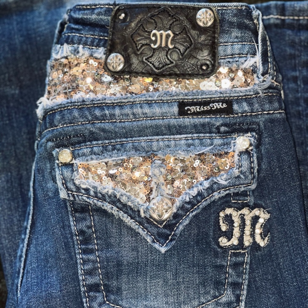 Women’s size 27 Miss Me jeans